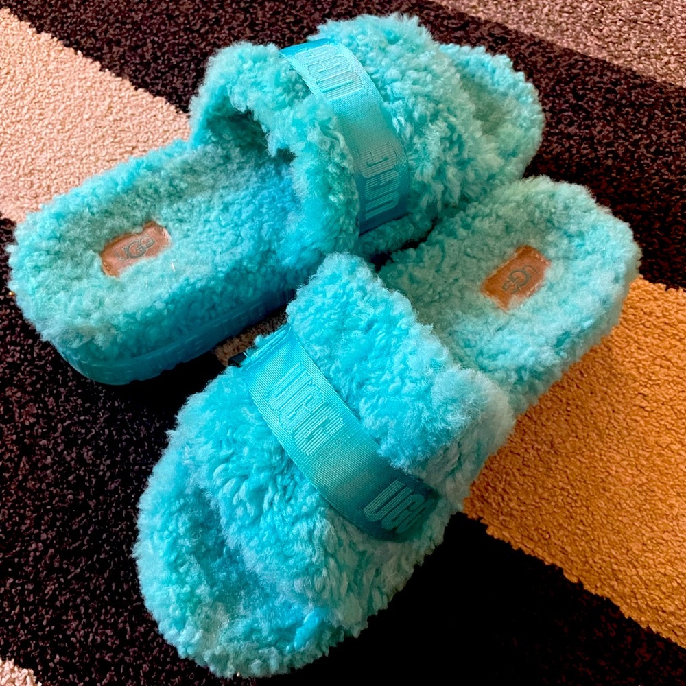 Ugg slides